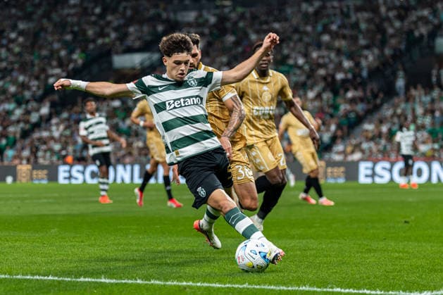 September 5, 2026, Lisbon, Lisbon, Portugal: Flavio Goncalves of Sporting CP controls the ball during the Liga Portugal Betclic match between Sporting CP and CD Nacional at Estadio Jose Alvalade on September 5, 2026 in Lisbon, Portugal. Lisbon Portugal - ZUMAs391 20260905_znp_s391_014 Copyright: xCarlosxSilvax