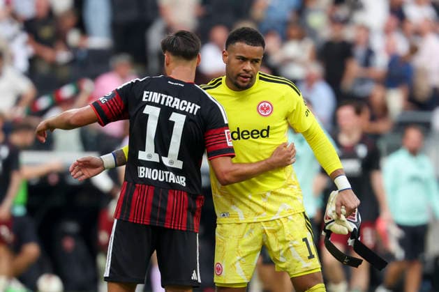 September 6, 2026 xjfx Soccer 1st Bundesliga Eintracht Frankfurt vs. FC Augsburg, Younes Ebnoutalib of Eintracht Frankfurt and goalkeeper Noah Atubolu of Eintracht Frankfurt were disappointed. DFL and DFB regulations prohibit any use of photographs as image sequences and or quasi-video. Copyright: HMBxMedia JoaquimxFerreira