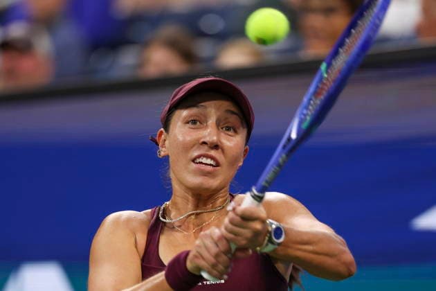 US Open tennis tournament - Day 8 Jessica Pegula of the USA in action against Sorana Cirstea of Romania during their Women™s Singles round four match of the US Open Tennis Championships at the USTA Billie Jean King National Tennis Center in Flushing Meadows, New York, USA, 06 September 2026. FLUSHING MEADOWS NEW YORK United States  Copyright: xSARAHxYENESELx