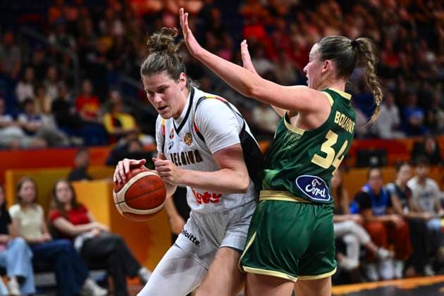 Belgium v Australia - FIBA Women s Basketball World Cup 2026 BERLIN, GERMANY - SEPTEMBER 07 : Linskens Kyara center of Belgium and Bourne Isabelle forward of Australia during the FIBA Women s Basketball World Cup group C phase match between Belgium and Australia in Berlin on September 7, 2026 in Berlin, Germany, 07 09 2026 Berlin Germany  Copyright: xVincentxKalutx