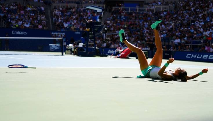Qinwen Zheng celebrates her win over Iga Swiatek 2026 US Open, Day Nine, USTA Billie Jean King National Tennis Center, New York, USA - 07 Sep 2026New York USTA Billie Jean King National T New York (NY) United States of America EDITORIAL USE ONLY No use with unauthorised audio, video, data, fixture lists, club league logos or live services. Online in-match use limited to 120 images, no video emulation. No use in betting, games or single club league player publications.  Copyright: xJavierxGarcia Shutterstockx 17137669o