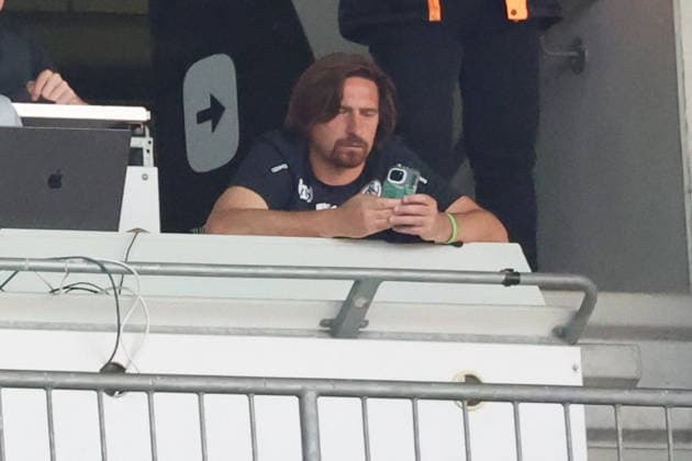 September 5, 2026, xrekx, Soccer, Bundesliga 1, Borussia Mönchengladbach vs. SV Elversberg, with Vincent Wagner, coach of SV 07 Elversberg, in the press box, Press box, photographed with a cell phone. DFL and DFB regulations prohibit any use of photographs as image sequences and or quasi-video. Mönchengladbach