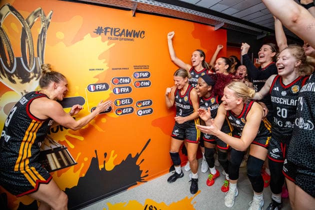 Basketball Berlin, September 10, 2026, FIBA Women’s Basketball World Cup Germany 2026, Quarterfinals: Belgium (BEL) vs. Germany (GER). Germany wins and advances to the semifinals. Leonie Fiebich of Germany celebrates, No. 13 Alexandra Wilke (Germany), No. 03 Alexis Peterson Smalls (Germany), No. 01 Emma Eichmeyer (Germany), No. 09 Frida Bühner (Germany), No. 20