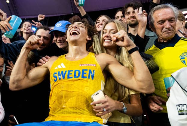260911 Armand Duplantis of Sweden celebrates with his wife Desiré Duplantis after winning the men’s pole vault during the 2026 World Athletics Ultimate Championship on September 11, 2026 in Budapest. Photo by Joel Marklund, BILDBYRAN. Code: JM JM0850 bbeng track and field athletics 2026 World Athletics Ultimate Championship Budapest 26 Sweden pole vault celebration  Copyright: JOELxMARKLUND BB260911JM102