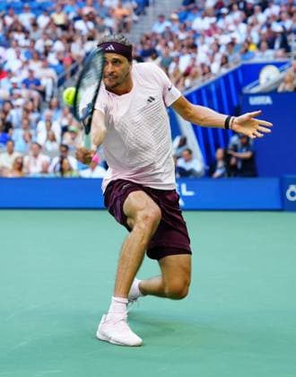 Alexander Zverev takes a tumble 2026 US Open, Day Thirteen, USTA Billie Jean King National Tennis Center, New York, USA - 11 Sep 2026New York USTA Billie Jean King National T New York (NY) United States of America EDITORIAL USE ONLY No use with unauthorised audio, video, data, fixture lists, club league logos or live services. Online in-match use limited to 120 images, no video emulation. No use in betting, games or single club league player publications. Copyright: xJavierxGarcia Shutterstockx 17140162t