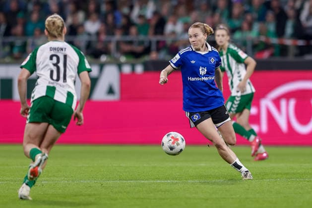 Carla Morich, Hamburger SV (HSV), 10 on the ball, single frame, full body, action, game scene, THE DFB REGULATIONS PROHIBIT ANY USE OF PHOTOGRAPHS AS SEQUENCE IMAGES AND OR VIDEO-LIKE PHOTO SERIES DFB REGULATIONS PROHIBIT ANY USE OF PHOTOGRAPHS AS IMAGE SEQUENCES AND OR QUASI-VIDEO, September 11, 2026, Bremen, Germany, Soccer, Google Pixel Women’s Bundesliga, SV Werder Bremen, Hamburger SV xobx