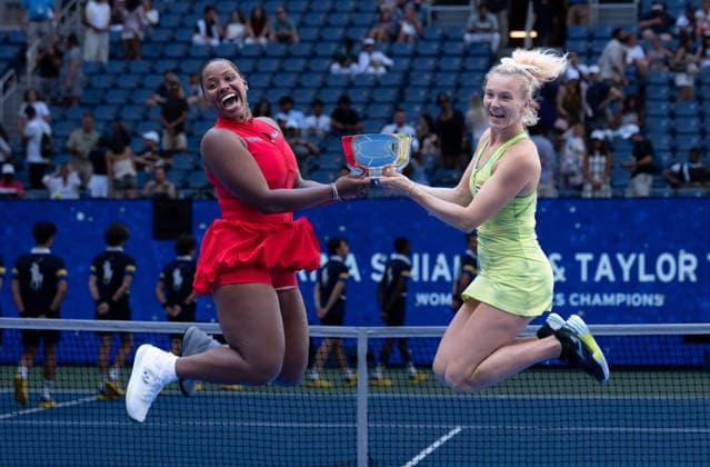 2026 US Open - Day 13 NEW YORK, NEW YORK - SEPTEMBER 11: Taylor Townsend of the United States and Katerina Siniakova of the Czech Republic jump with the trophy after defeating Robin Montgomery of the United States and Ashlyn Krueger of the United States in the Women’s Doubles Final during the 2026 US Open - Day 13 at USTA Billie Jean King National Tennis Center on September 11, 2026 in New York, New York. New York USTA Billie Jean King National Tennis Center New York United States Copyright: xSusanxMullane ISIxPhotosx 9758