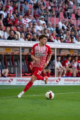 September 12, 2026, xjyhynx, Soccer 1st Bundesliga, SC Freiburg vs. Borussia Mönchengladbach, Philipp Treu 29, SC Freiburg dribbling. DFL and DFB regulations prohibit any use of photographs as image sequences and or quasi-video. Freiburg