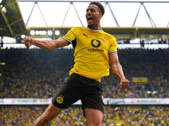 Felix Nmecha of Borussia Dortmund, No. 8, celebrates with a jump after scoring his second goal of the game to make it 3–0 GER, Borussia Dortmund vs. SC Paderborn 07, 1. Bundesliga, Matchday 3, 2026–27 season, Signal Iduna Park, Dortmund, September 12, 2026. DFL regulations prohibit any use of photographs as image sequences and or quasi-video, Borussia Dortmund vs. SC Paderborn 07, Bundesliga 1, Matchday 3, 2026–27 season, September 12, 2026, Dortmund Copyright: xEibner-Pressefoto ScottxColemanx EP_SCN