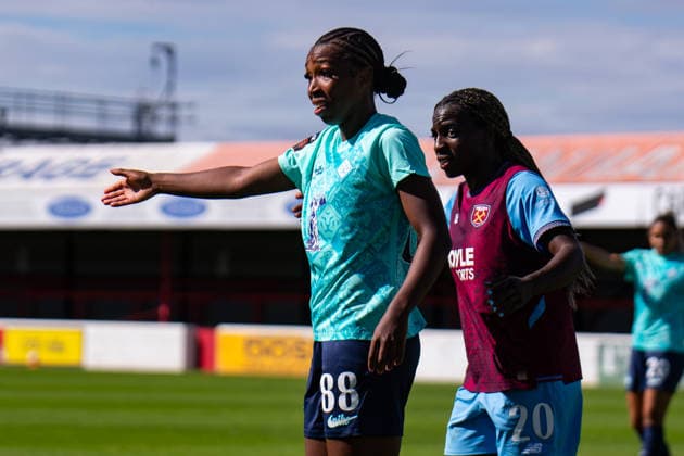 Barclays Women™s Super League match between West Ham United and London City Lionesses LONDON, ENGLAND - SEPTEMBER 12: Grace Geyoro of London City Lionesses, Viviane Asseyi of West Ham United during the Barclays Women™s Super League match between West Ham United and London City Lionesses at Chigwell Construction Stadium on September 12, 2026 in London, England (Photo by Nina Farooqi beanhive) London United Kingdom Copyright: xNinaxFarooqix