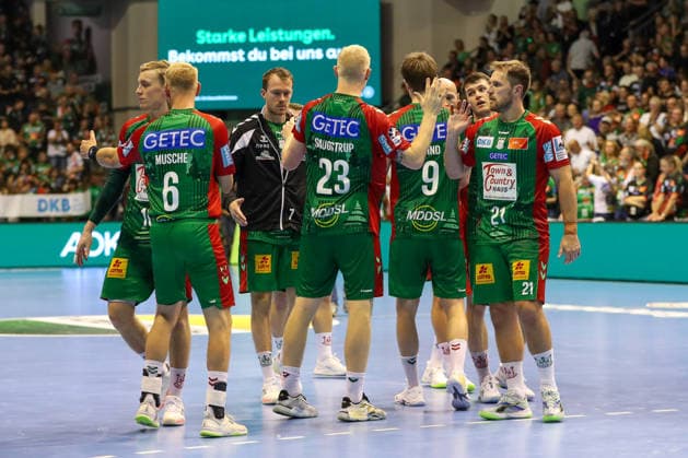 September 13, 2026, xgox, Handball: Opel HBL SC Magdeburg vs. HSG Wetzlar emspor, from left: Magdeburg celebrating the victory, Magdeburg celebrating after the game