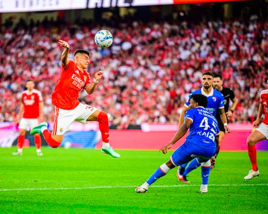September 13, 2026, Lisbon, Lisbon, Portugal: Echeverri of SL Benfica takes a shot on goal during the Liga Portugal Betclic match between SL Benfica and Gil Vicente FC at the Estadio da Luz on September 13, 2026 in Lisbon, Portugal. Soccer2026: SL Benfica 3 Vs 1 Gil Vicente FC. - ZUMAr200 20260913_zsp_r200_082 Copyright: xNunoxReisinhox