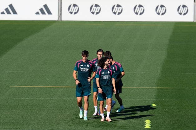 September 14, 2026, Valdebebas, Madrid, Spain: Marc Cucurella, Alvaro Carreras and Carlos Espi during the training day of Real Madrid ahead the Spanish League, LaLiga EA Sports, football match against Elche CF at Ciudad Deportiva Real Madrid on September 14, 2026, in Valdebebas, Madrid, Spain. Real Madrid Training And press conference, PK, Pressekonferenz - Laliga Ea Sports - ZUMAa181 20260914_zaa_a181_039 Copyright: xDennisxAgyemanx