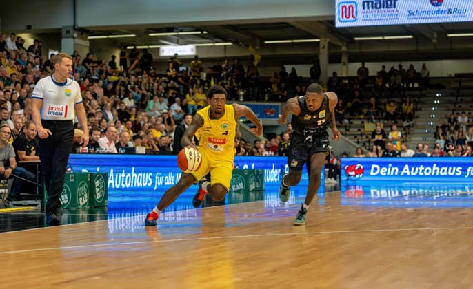 Desmond Watson Kreisbau Kirchheim Knights, 04: A Dynamic Performance Against Darius Perry MHP Riesen Ludwigsburg, 11 Kreisbau Kirchheim Knights vs. MHP Riesen Ludwigsburg, Basketball, Netto BBL Cup, Cup Game, 2026–2027 Season, September 13, 2026, Kreisbau Kirchheim Knights vs. MHP Riesen Ludwigsburg, Basketball, Netto BBL Cup, Cup Game, 2026–2027 Season, September 13, 2026, Göppingen Copyright: xEibner-Pressefoto DavidexDixGiovannix EP_DGI
