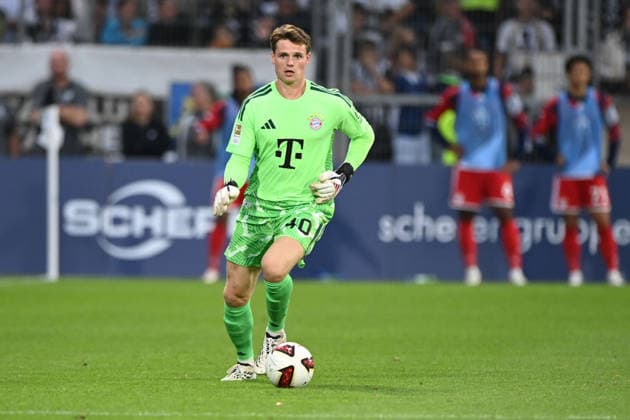 Goalkeeper Jonas URBIG M in action, individual play, Soccer 1 Bundesliga, Matchday 3, matchday3, Spieltag3, SV 07 Elversberg vs. FC Bayern Munich 1–2 on September 13, 2026, at the Ursapharm Arena an der Kaiserlinde, Waldstadion in Elversberg, Germany. DFL regulations prohibit any use of photographs as image sequences and or quasi-video.