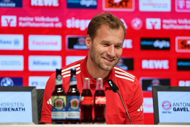 Anton Gavel, FC Bayern Basketball Head Coach, laughs during the press conference, GER, FC Bayern Basketball, Season Opener Press Conference, 2026–2027 Season, September 15, 2026, GER, FC Bayern Basketball, Season-Opening Press Conference, 2026–2027 Season, September 15, 2026, Munich Copyright: xEibner-Pressefoto JennixMaulx EP_JML