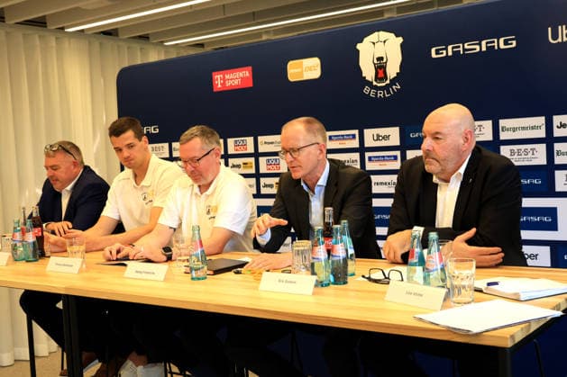 September 15, 2026, GER, DEU, Germany; Georg Friedrichs, Chairman of the Board, GASAG; Thomas Bothstede, Managing Director, Eisbären; Stéphane Richer, Sports Director, Eisbären Berlin; and Head Coach Éric Dubois; Eisbären Captain Kai Wissmann; nordphoto GmbH; Engler Berlin; GASAG Berlin; Germany Copyright: xNordphotox xEnglerx