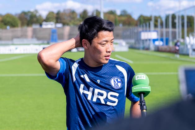 September 15, 2026, Soccer, FC Schalke 04 Training Session, Media Round with Hee-chan Hwang, FC Schalke 04, Gelsenkirchen, FC Schalke 04 Training Facility, North Rhine-Westphalia, Germany, xRHR, PHOTO YYx Copyright: RHR-FOTOx RHR-FOTO YY