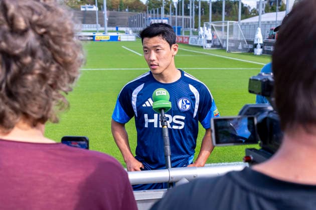 September 15, 2026, Soccer, FC Schalke 04 Training Session, Media Roundtable with Hee-chan Hwang, FC Schalke 04, Gelsenkirchen, FC Schalke 04 Training Facility, North Rhine-Westphalia, Germany, xRHR, PHOTO YYx Copyright: RHR-FOTOx RHR-FOTO YY
