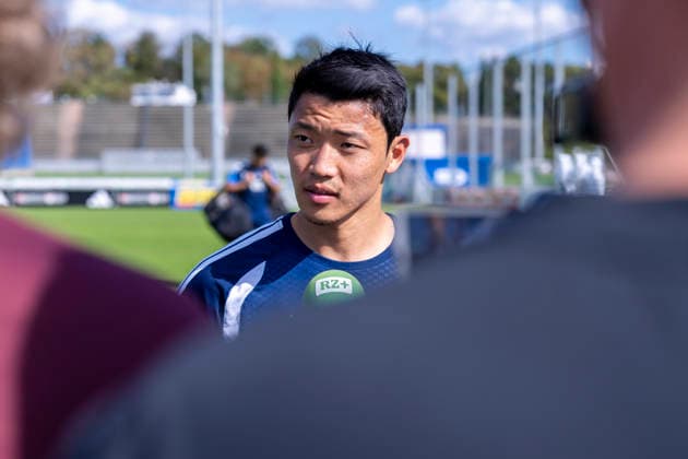 September 15, 2026, Soccer, FC Schalke 04 Practice, Media Session with Hee-chan Hwang, FC Schalke 04, Gelsenkirchen, FC Schalke 04 Training Facility, North Rhine-Westphalia, Germany, xRHR, PHOTO YYx Copyright: RHR-FOTOx RHR-FOTO YY