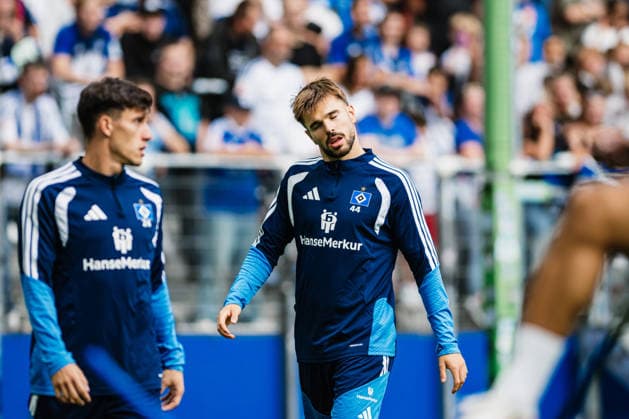 Hamburger SV Training, September 15, 2026: Mario Vuskovic, 44, Returns to Training for Hamburger SV — Soccer, Training, Return — Mario Vuskovic at Hamburger SV Training on September 15, 2026, at the Volksparkstadion, Hamburg DFL regulations prohibit any use of photographs as image sequences and or quasi-video Copyright: xBEAUTIFULxSPORTS Tonhäuserx