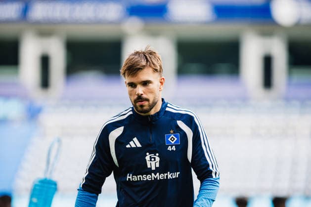 Hamburger SV Training, September 15, 2026: Mario Vuskovic, 44, Returns to Training for Hamburger SV — Soccer, Training, Return — Mario Vuskovic at Hamburger SV Training on September 15, 2026, at the Volksparkstadion, Hamburg DFL regulations prohibit any use of photographs as image sequences and or quasi-video Copyright: xBEAUTIFULxSPORTS Tonhäuserx
