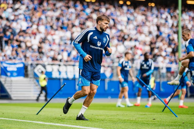 Hamburger SV Training, September 15, 2026: Mario Vuskovic, 44, is back in training. Soccer, Training, Return of Mario Vuskovic. Hamburger SV training on September 15, 2026, at the Volksparkstadion, Hamburg DFL REGULATIONS PROHIBIT ANY USE OF PHOTOGRAPHS AS IMAGE SEQUENCES AND OR QUASI-VIDEO Copyright: xBEAUTIFULxSPORTS Tonhäuserx