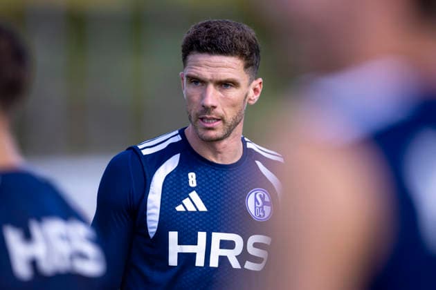 September 15, 2026, Soccer, FC Schalke 04 practice Robin Gosens FC Schalke 04 Gelsenkirchen FC Schalke 04 training facility NRW Germany xRHR PHOTO YYx Copyright: RHR-FOTOx RHR-FOTO YY