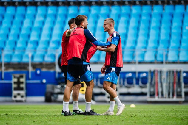 Hamburger SV Training, September 15, 2026 Mario Vuskovic Hamburger SV, 44, with Daniel Heuer Fernandes Hamburger SV, 1, Miro Muheim, Hamburger SV, 28; soccer, training, return; Mario Vuskovic; Hamburger SV training on September 15, 2026, at the Volksparkstadion, Hamburg; DFL regulations prohibit any use of photographs as image sequences and or quasi-video Copyright: xBEAUTIFULxSPORTS Tonhäuserx