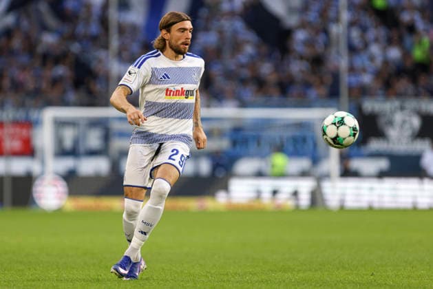 Joshua Bitter of MSV Duisburg in action, on the ball, making a solo run during the 3. Liga match between MSV Duisburg and TSV Havelse at Schauinsland Reisen Arena on September 15, 2026, in Duisburg, Germany. Photo by Oliver Kaelke, DeFodi Images. Joshua Bitter of MSV Duisburg controls the ball during the 3. Liga match between MSV Duisburg and TSV Havelse at Schauinsland Reisen Arena on September 15, 2026 in Duisburg, Germany. Photo by Oliver Kaelke, DeFodi Images. DFB and DFL regulations prohibit any use of photographs as image sequences and or quasi-video. Photo by Oliver Kaelke, DeFodi Images