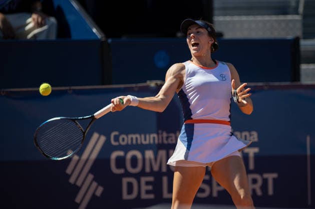BBVA Open Internacional of Valencia Round of 32 Alicia Herrero Linana from Spain against Lucia Cortez Llorca from Spain in action during the BBVA Open Internacional of Valencia Round of 32 at Sporting Tennis Valencia, (Valencia ) on September 15, 2026. Copyright: xVicentexVidalxFernandezx