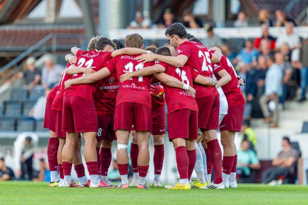 3rd Division: SG Sonnenhof Großaspach vs. Sportclub Verl, September 15, 2026, Aspach, GERMANY September 15, 2026 The SG Sonnenhof Großaspach team huddle during the match between SG Sonnenhof Großaspach and Sportclub Verl on Matchday 6 of the 3rd League at the WIRmachenDRUCK Arena Copyright: xBEAUTIFULxSPORTS Steinx