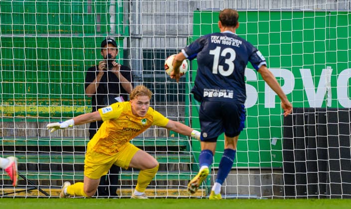 September 15, 2025 Soccer Season 2025–2026 Bavarian Regional League Matchday 09 SpVgg Greuther Fürth II U23 Kleeblatt TSV 1860 Munich Löwen xwoxzix Michael Eberwein 13, TSV 1860 Munich scores a goal on a shot to make it 0–1 against Silas Joel Prüfrock 1, SpVgg Greuther Fürth II