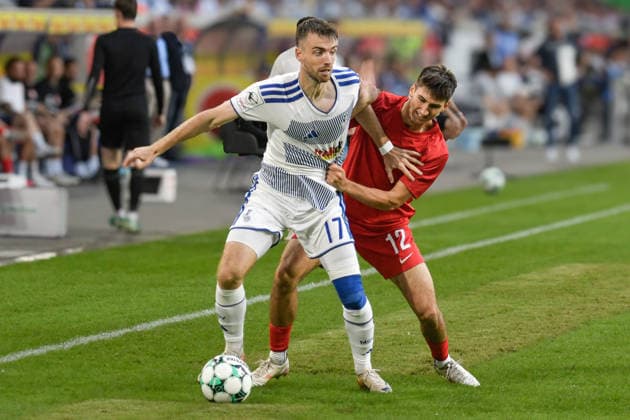 From left: Max Besuschkow (Duisburg 17) and Eryk Grzywacz (Havelse 12) in a one-on-one situation, September 9, 2026 ¢ Soccer ¢ MSV Duisburg vs. TSV Havelse, Schauinsland Reisen Arena, Duisburg, DFB and DFL regulations prohibit any use of photographs as image sequences and or quasi-video. NRW, Germany Copyright: xpepphotox xSaschaxWeizx pep00321, pep_20260915_hm