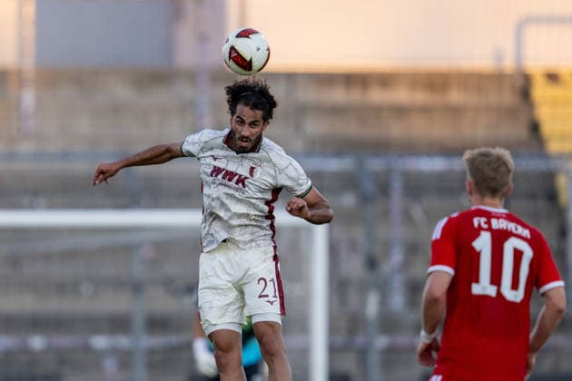 Nick Rasoulinia, 21, FC Augsburg II, header, FC Bayern II vs. FC Augsburg II, soccer, Bavarian Regional League, Matchday 9, September 15, 2026. DFB regulations prohibit any use of photographs as image sequences and or quasi-video. Munich, Bavaria, Germany Copyright: xkolbert-press UlrichxGamelx