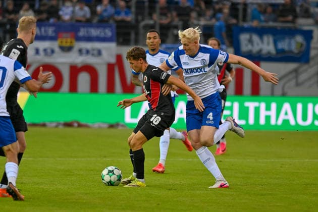 Niklas Jahn (FC Viktoria Cologne), 16, in possession against Jona Borsum (SV Meppen), 04 SV Meppen vs. FC Viktoria Cologne, Soccer, 3rd Division, Matchday 6, 2026–2027 Season, September 15, 2026, SV Meppen vs. FC Viktoria Cologne, soccer, 3rd Division, Matchday 6, 2026–2027 season, September 15, 2026, Meppen Copyright: xEibner-Pressefoto RobertxGertzenx EP_RGN