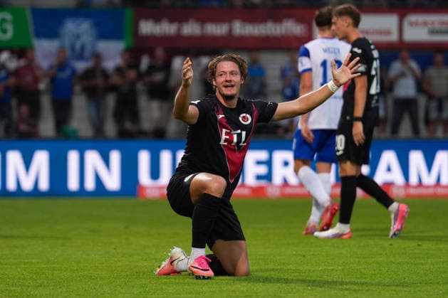 German Soccer, 3rd Division, Matchday 6, Hänsch Arena, Emslandstadion, Emsland District, Lower Saxony, Midweek Match, SV Meppen vs. Viktoria Köln; Tobias Eisenhuth (Viktoria Köln) is frustrated with the referee s calls Copyright: xMichelxWittex