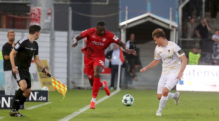 September 15, 2026, xfsx, Men s, Soccer, 2026–2027 Season, 3rd Division, Matchday 6: FC Würzburger Kickers vs. Alemannia Aachen; Tarsis Bonga (FC Würzburger Kickers), Dylan Leonard (Alemannia Aachen); Würzburg, AKON ARENA, Bavaria, Germany