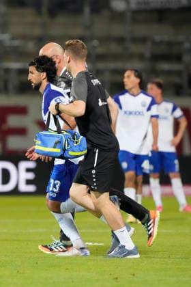 September 15, 2026, Hänsch Arena, Meppen, GER, 3. Liga, Matchday 6: SV Meppen vs. Viktoria Köln, Stefan Rankic of SV Meppen 33 leaves the field injured. DFL REGULATIONS PROHIBIT ANY USE OF PHOTOGRAPHS AS IMAGE SEQUENCES AND OR QUASI-VIDEO. Meppen, Lower Saxony, Hänsch Arena