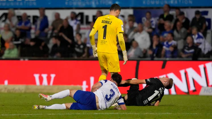 September 15, 2026, Hänsch Arena, Meppen, GER, 3. Liga, Matchday 6: SV Meppen vs. Viktoria Köln, Tobias Mißner (SV Meppen 3) and Marco Pledl (Viktoria Köln 17) were injured. DFL REGULATIONS PROHIBIT ANY USE OF PHOTOGRAPHS AS IMAGE SEQUENCES AND OR QUASI-VIDEO. Meppen, Lower Saxony, Hänsch Arena