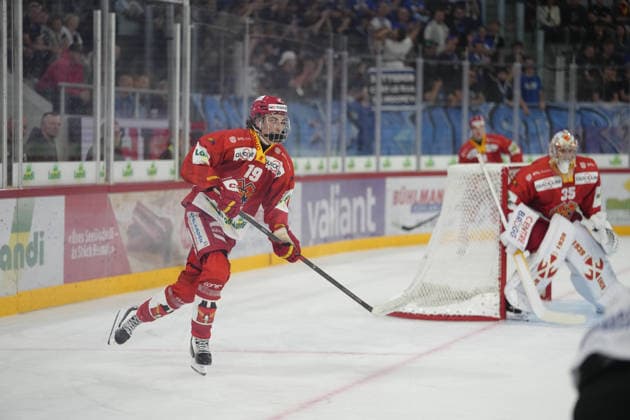 Biel Bienne, Switzerland - September 15: Jonah Neuenschwander (19 EHCB) in action during the National League match between EHC Biel-Bienne and Fribourg-Gotteron at Tissot Arena on September 15, 2026 in Biel Bienne, Switzerland. Copyright: xKjetilxWaberx xSPPx Sportspressphoto_SPR231546