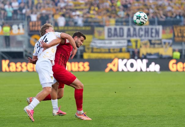 Jonas Oehmichen of TSV Alemannia Aachen, 44, in a tackle with Daniel Haegele of FC Wuerzburger Kickers, 22, GER, FC Würzburger Kickers vs. TSV Alemannia Aachen, 3. Liga, Matchday 6, 2026–27 season, AKON Arena, Würzburg, September 15, 2026 Wuerzburger Kickers vs. Alemannia Aachen, 3rd Division, Matchday 6, 2026–27 season, September 15, 2026, Würzburg Copyright: xEibner-Pressefoto ScottxColemanx EP_SCN