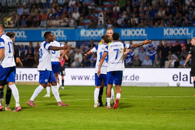 German Soccer, 3rd Division, Matchday 6, Hänsch Arena, Emslandstadion, Emsland District, Lower Saxony, Midweek Match, SV Meppen vs. Viktoria Köln: More Complaints About a Referee s Decision Copyright: xMichelxWittex