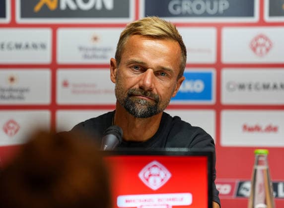 Michael Schiele, head coach of FC Würzburger Kickers, attends the postgame press conference (GER), FC Würzburger Kickers vs. TSV Alemannia Aachen, 3. Liga, Matchday 6, 2026–27 season, AKON Arena, Würzburg, September 15, 2026 Würzburg Kickers vs. Alemannia Aachen, 3rd Division, Matchday 6, 2026–27 season, September 15, 2026, Würzburg Copyright: xEibner-Pressefoto ScottxColemanx EP_SCN