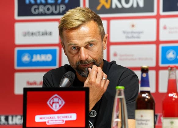 Michael Schiele, head coach of FC Würzburger Kickers, attends the postgame press conference (GER), FC Würzburger Kickers vs. TSV Alemannia Aachen, 3. Liga, Matchday 6, 2026–27 season, AKON Arena, Würzburg, September 15, 2026 Würzburg Kickers vs. Alemannia Aachen, 3. Liga, Matchday 6, 2026–27 season, September 15, 2026, Würzburg Copyright: xEibner-Pressefoto ScottxColemanx EP_SCN