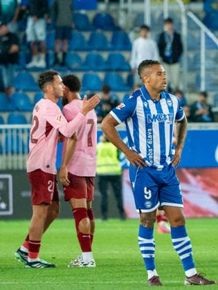 ESP LaLiga EA Sports Deportivo Alavés vs. Valencia CF Mariano Díaz Mejía of Alavés during the LaLiga EA Sports match between Deportivo Alavés and Valencia CF played at Mendizorroza Stadium in Vitoria-Gasteiz on September 15, 2026, in Spain VITORIA, Spain Soccer Copyright: xAgenciaxLOFx