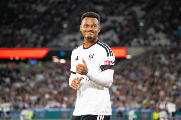 Rodrigo Muniz gesturing to the Fulham fans after being subbed off during the Carabao Cup Third Round match between West Ham United and Fulham at the The London Stadium in London UK (Elliot Legg Sports Press Photo) Copyright: x(ElliotxLegg SportsxPressxPhoto)x Sportspressphoto_SPR231837