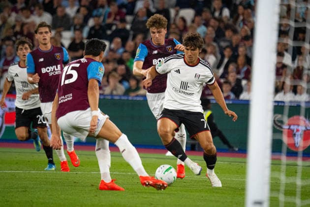 Gonzalo Garcia with the ball during the Carabao Cup Third Round match between West Ham United and Fulham at the The London Stadium in London UK (Elliot Legg Sports Press Photo) Copyright: x(ElliotxLegg SportsxPressxPhoto)x Sportspressphoto_SPR231840