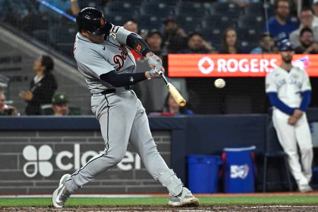 September 15, 2026, Toronto, On, Canada: Detroit Tigers Eduardo Valencia (32) hits a double against the Toronto Blue Jays during ninth inning MLB, Baseball Herren, USA baseball action in Toronto on Tuesday, Sept. 15, 2026. Canada News - September 15, 2026  - ZUMAc35_ 20260915_zaf_c35_183 Copyright: xJonxBlackerx