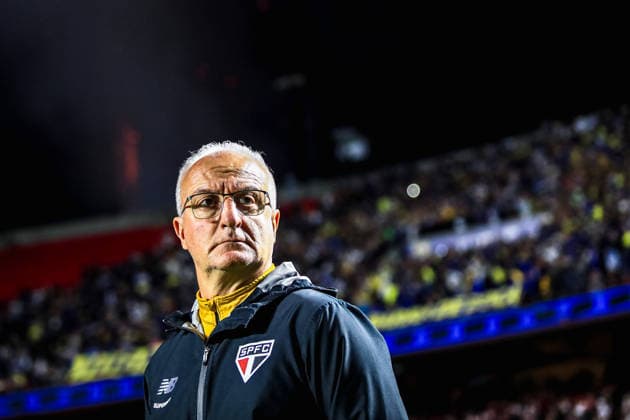 Sao Paulo and Boca Junior at Morumbis Stadium in Sao Paulo (SP), Brazil, on Tuesday, September 15, 2026. September 15, 2026, Sao Paulo, Sao Paulo, Brazil: SoO PAULO (SP), BRAZIL SEPTEMBER 15: Sao Paulo head coach Dorival Junior during the match between Sao Paulo and Boca Juniors, part of the 2026 Copa Sudamericana, at Morumbis Stadium in Sao Paulo (SP), Brazil, on Tuesday, September 15, 2026., Credit:Marco Miatelo Avalon Copyright: xMarcoxMiatelox xAvalonx 1135152356